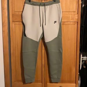 Nike Tech Fleece joggers